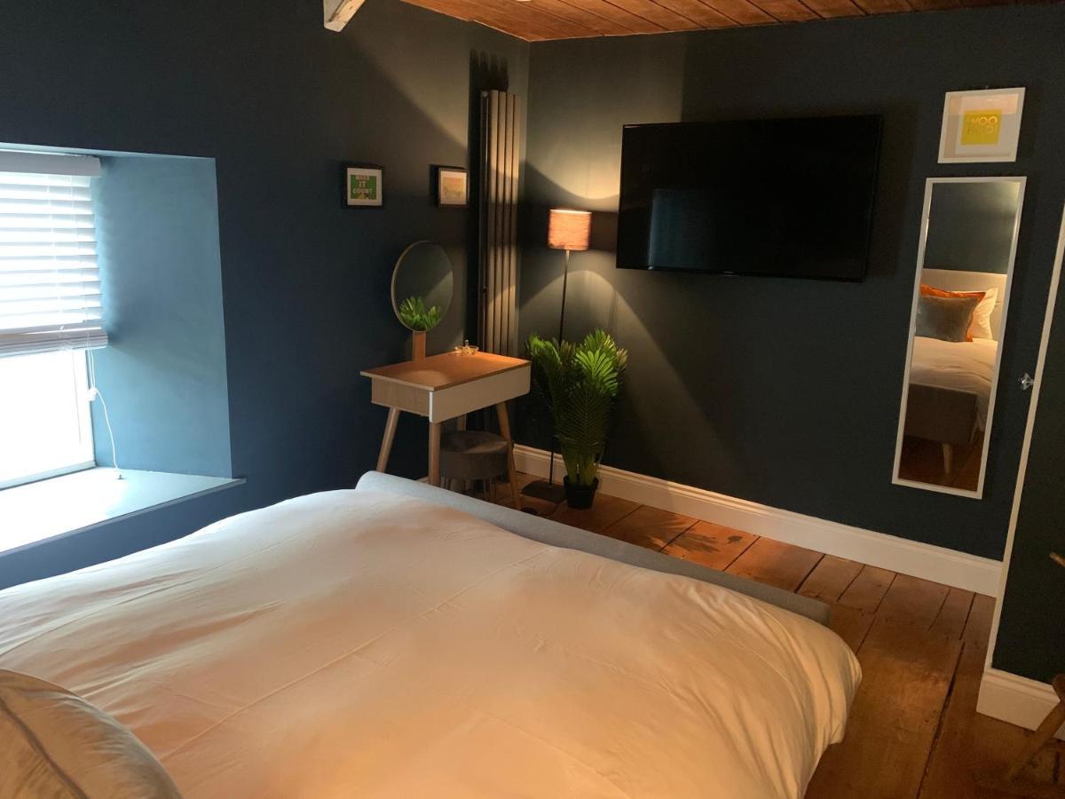 Min-Y-Fford Sleeps 6 Plus Pet Newport  Esterno foto
